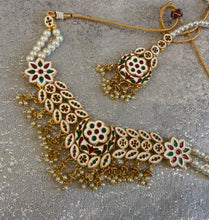 Load image into Gallery viewer, HQ Kundan Pearls complete set