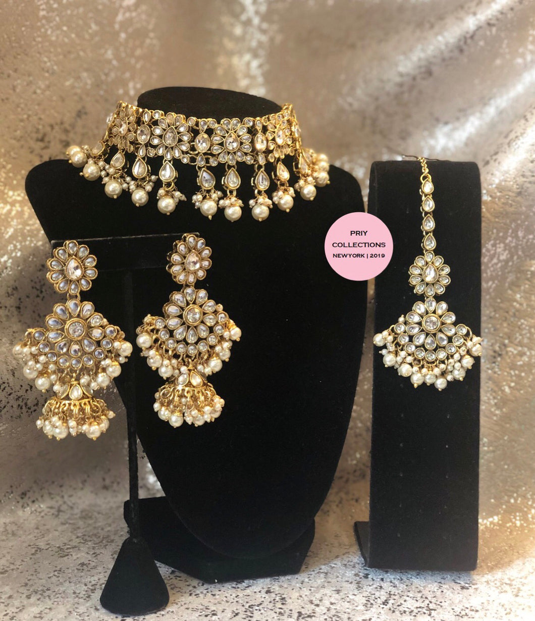 White Gold Pearls Choker Set