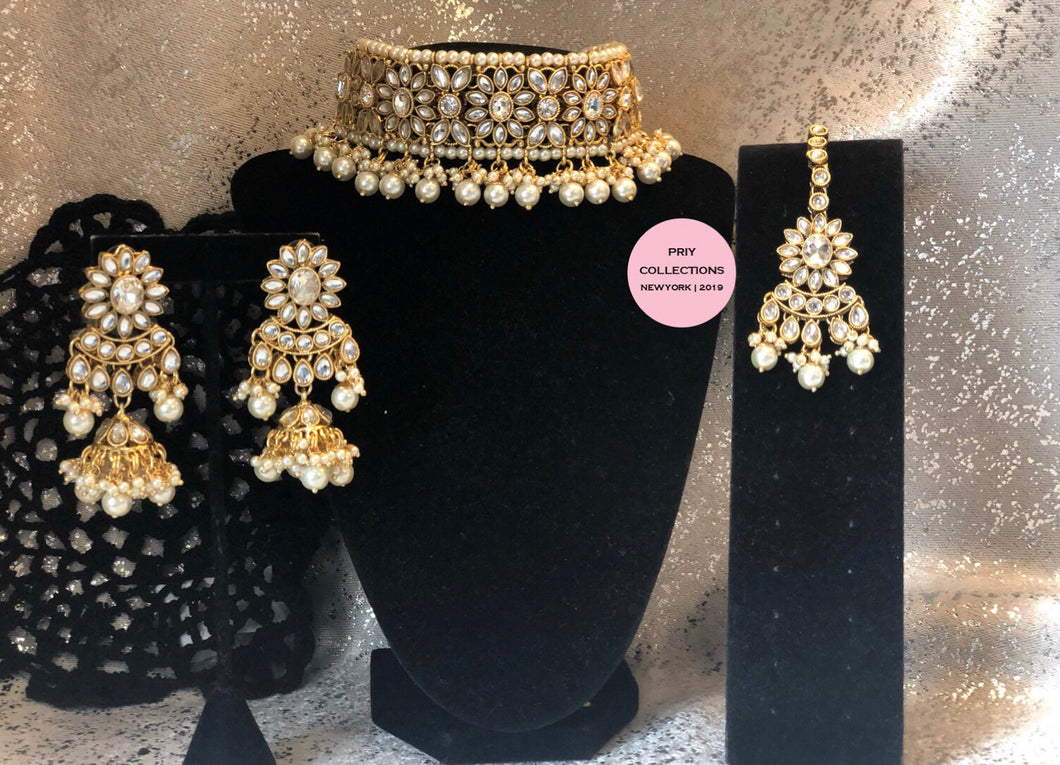 White Gold Pearls Choker Set