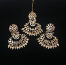 Load image into Gallery viewer, Mirrored Earrings Tikka Set - 6 colors