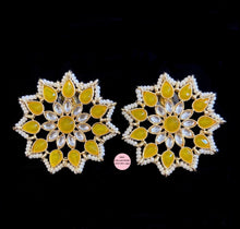 Load image into Gallery viewer, Lightweight Kundan Star Studs - 5 colors