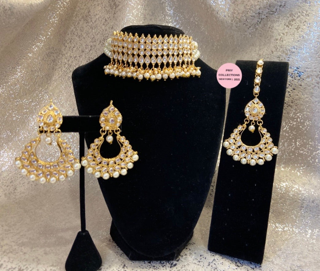 Gold White Pearls Choker Set