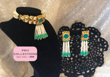 Load image into Gallery viewer, Kundan Gold and Green Choker Set