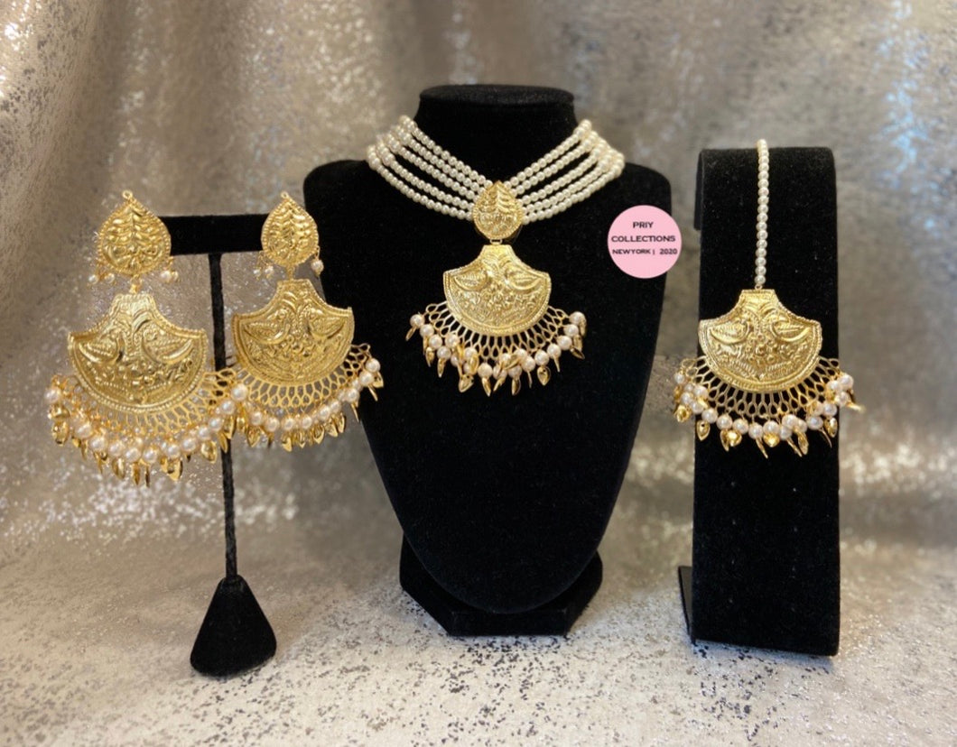 Traditional Gold White Jadau Set