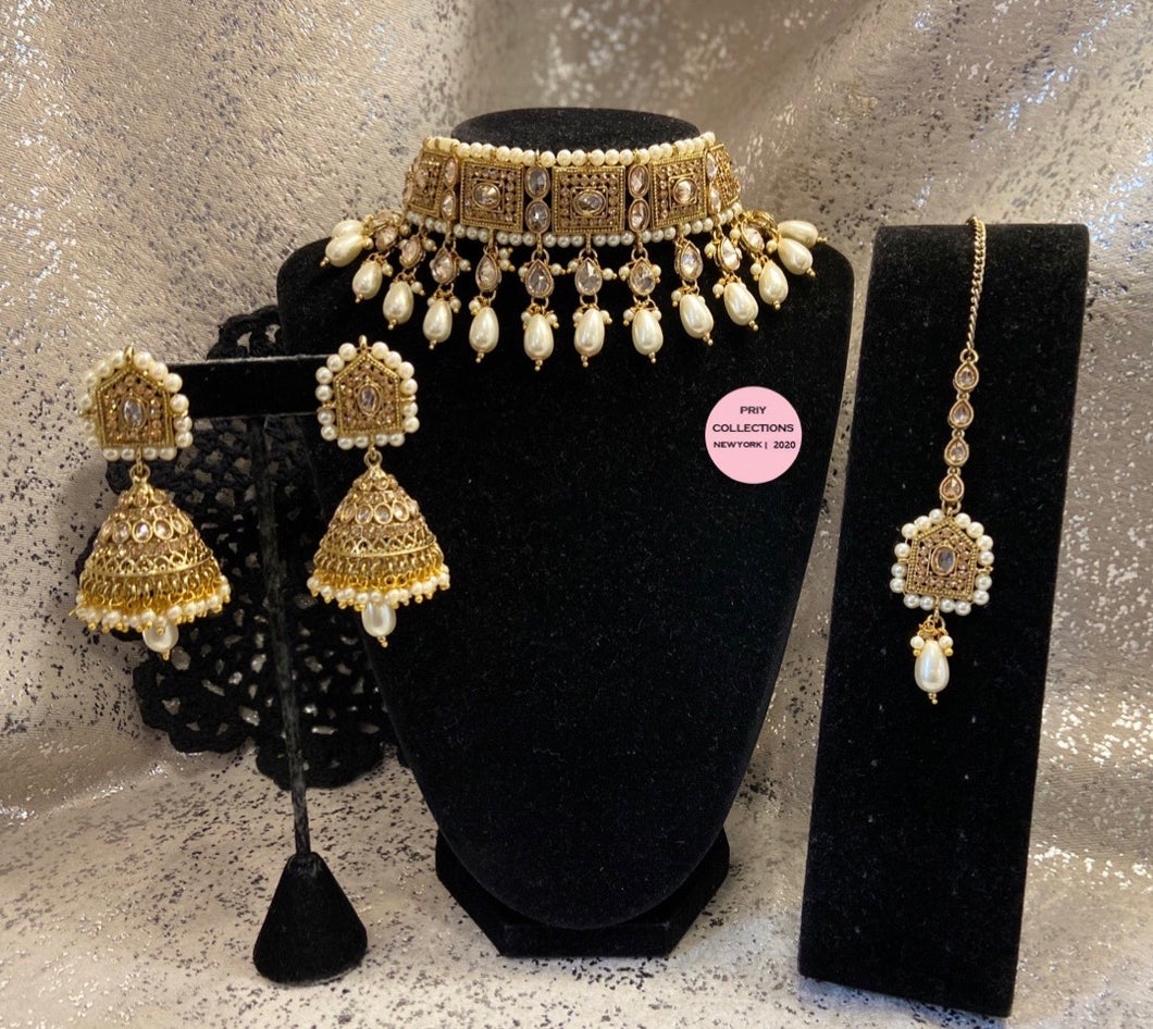 Beautiful Gold Polki Pearls Choker Set