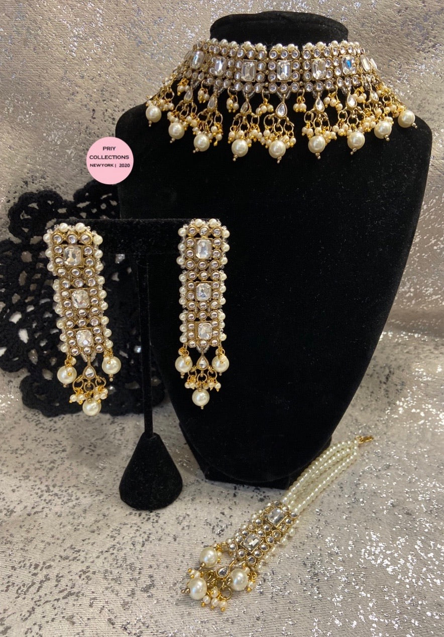 White- Gold Lightweight Choker Set