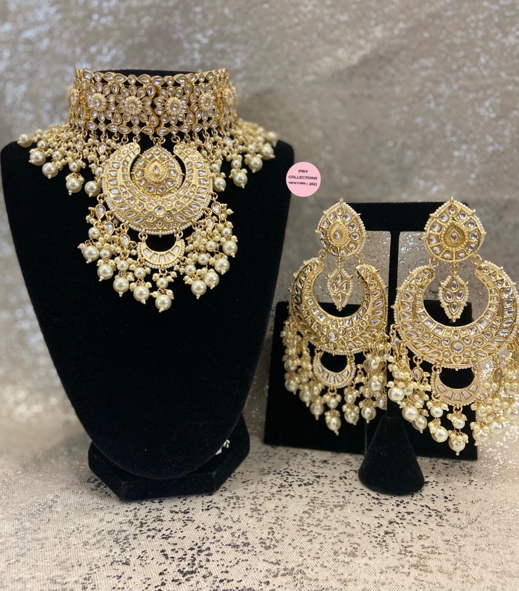 Big White Gold Kundan Choker Set