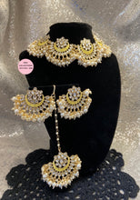 Load image into Gallery viewer, Beautiful Kundan Gold Choker Set - 3 Colors